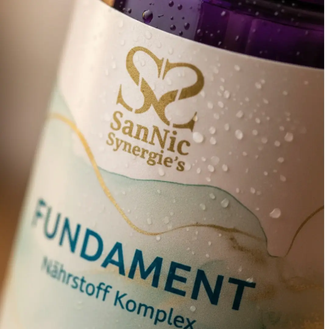 Nachher: KI-Makrofoto der Dose mit Wassertropfen für Shop und Anzeigen